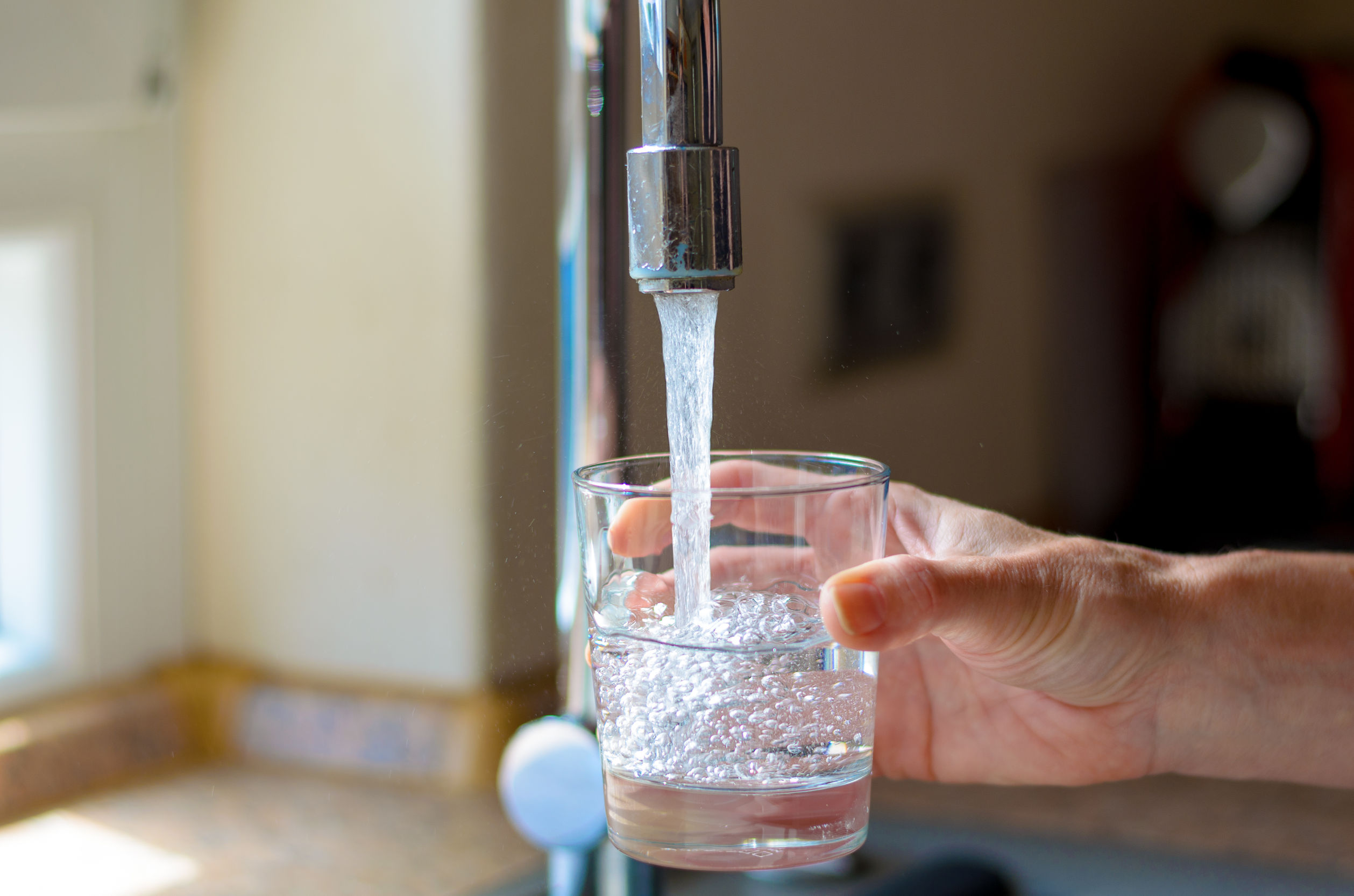 آب سخت چیست و نوشیدن آن چه عوارضی برای سلامتی دارد؟