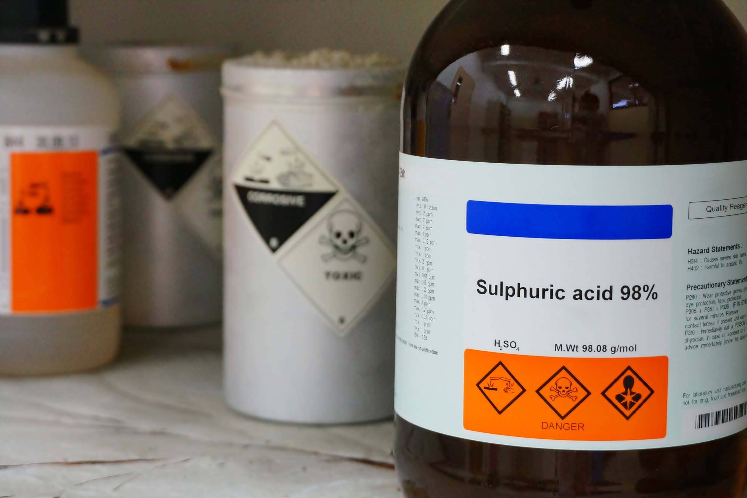 اسید سولفوریک چیست و از کاربردهای گسترده آن چه می دانید؟